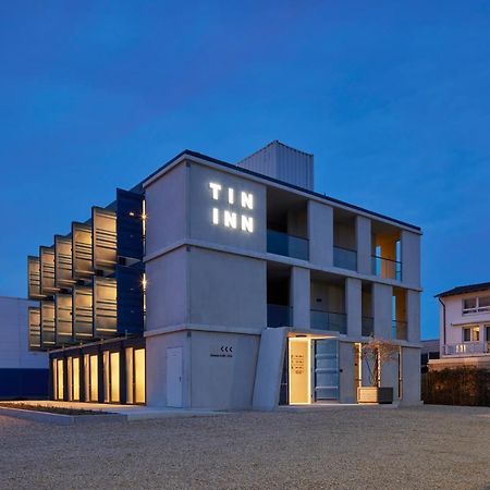 Tin Inn - Erkelenz - Das Hotel Aus Hochwertig Ausgebauten Ueberseecontainern Buitenkant foto