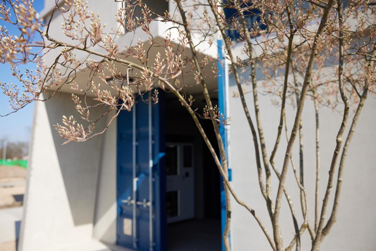 Tin Inn - Erkelenz - Das Hotel Aus Hochwertig Ausgebauten Ueberseecontainern Buitenkant foto